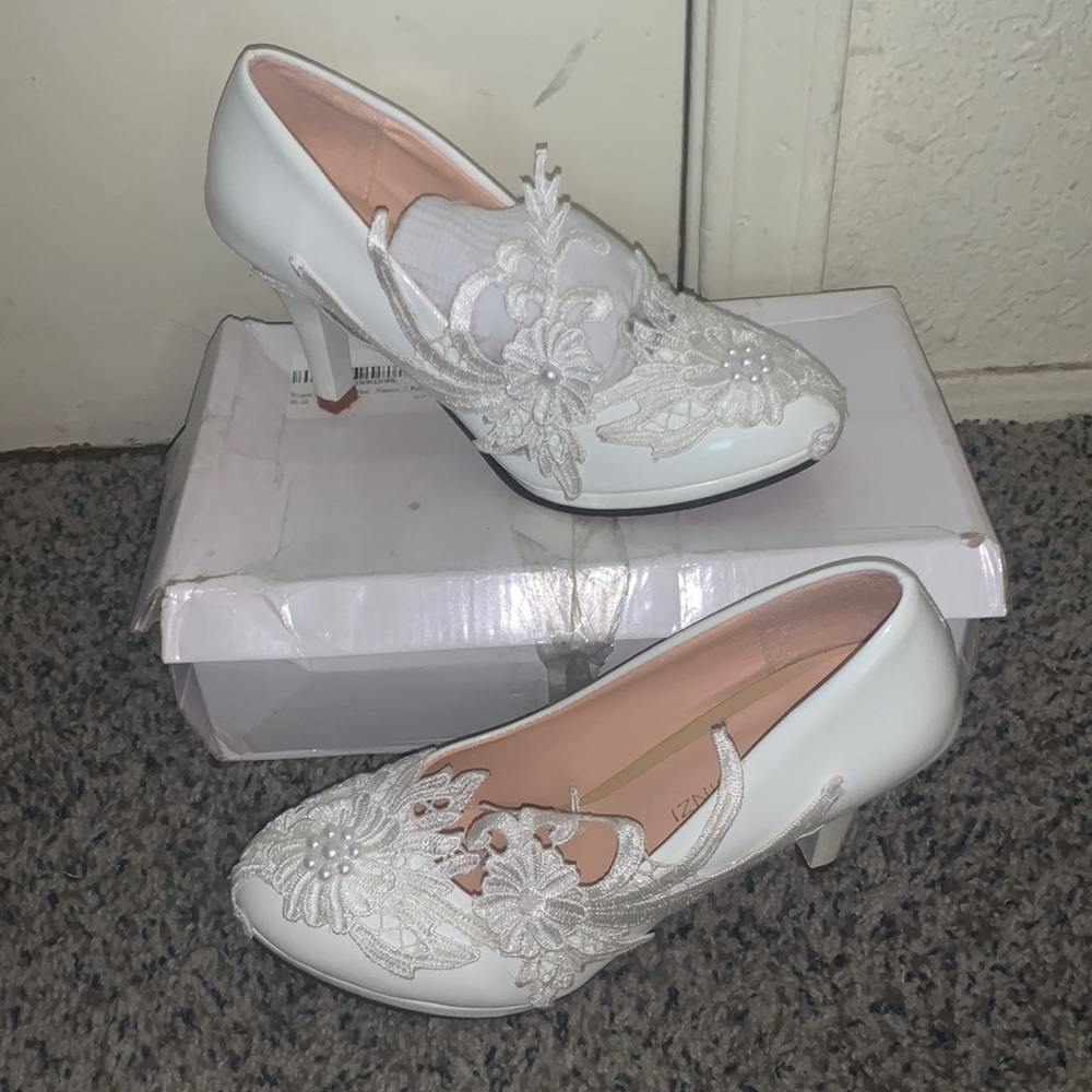 Like new wedding heels size 7